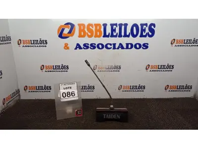 LOTE 086 - 01 MICROFONE DE MESA COM BASE. (NO ESTADO) ATENÇÃO! FAZER A VISITAÇÃO ANTES DE ARREMATAR, NÃO SABEMOS SE FUNCIONA, LEILÃO NÃO TEM GARANTIA E NEM DEVOLUÇÃO, SUJEITO A POSSÍVEIS AVARIAS VISÍVEIS/OCULTAS E/OU AUSÊNCIA DE COMPONENTES.