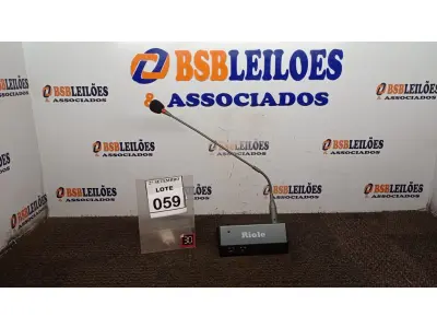 LOTE 059 - 01 MICROFONE DE MESA COM BASE. (NO ESTADO) ATENÇÃO! FAZER A VISITAÇÃO ANTES DE ARREMATAR, NÃO SABEMOS SE FUNCIONA, LEILÃO NÃO TEM GARANTIA E NEM DEVOLUÇÃO, SUJEITO A POSSÍVEIS AVARIAS VISÍVEIS/OCULTAS E/OU AUSÊNCIA DE COMPONENTES.