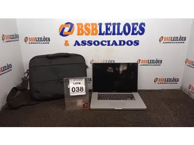 LOTE 038 - 01 MACBOOK PRO COM BOLSA. (NO ESTADO) ATENÇÃO! FAZER A VISITAÇÃO ANTES DE ARREMATAR, NÃO SABEMOS SE FUNCIONA, LEILÃO NÃO TEM GARANTIA E NEM DEVOLUÇÃO, SUJEITO A POSSÍVEIS AVARIAS VISÍVEIS/OCULTAS E/OU AUSÊNCIA DE COMPONENTES.