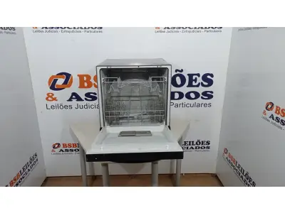 LOTE 032 - 01 LAVA LOUÇAS BRASTEMP 8 SERVIÇOS PRETA - BLF08AE - 220VOLTS (NO ESTADO, NÃO SABEMOS SE FUNCIONA. LEILÃO NÃO TEM GARANTIA E NEM DEVOLUÇÃO, SUJEITO A POSSÍVEIS AVARIAS VISÍVEIS/OCULTAS E/OU AUSÊNCIA DE COMPONENTES)
