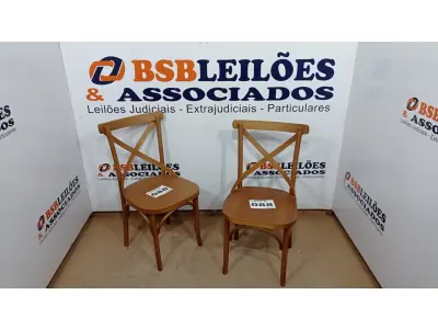 LOTE 088 - 02 CADEIRAS DE MADEIRA (NO ESTADO, NÃO SABEMOS SE FUNCIONA. LEILÃO NÃO TEM GARANTIA E NEM DEVOLUÇÃO, SUJEITO A POSSÍVEIS AVARIAS VISÍVEIS/OCULTAS E/OU AUSÊNCIA DE COMPONENTES)