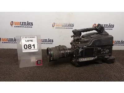 LOTE 081 - 01 FILMADORA PROFISSIONAL DVCAM MARCA SONY. (NO ESTADO) ATENÇÃO! FAZER A VISITAÇÃO ANTES DE ARREMATAR, NÃO SABEMOS SE FUNCIONA, LEILÃO NÃO TEM GARANTIA E NEM DEVOLUÇÃO, SUJEITO A POSSÍVEIS AVARIAS VISÍVEIS/OCULTAS E/OU AUSÊNCIA DE COMPONENTES.