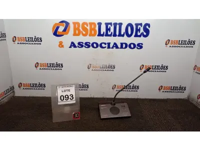 LOTE 093 - 01 MICROFONE DE MESA COM BASE. (NO ESTADO) ATENÇÃO! FAZER A VISITAÇÃO ANTES DE ARREMATAR, NÃO SABEMOS SE FUNCIONA, LEILÃO NÃO TEM GARANTIA E NEM DEVOLUÇÃO, SUJEITO A POSSÍVEIS AVARIAS VISÍVEIS/OCULTAS E/OU AUSÊNCIA DE COMPONENTES.
