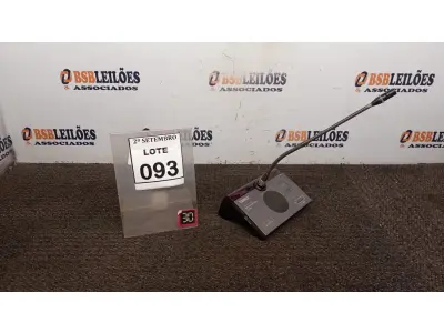 LOTE 093 - 01 MICROFONE DE MESA COM BASE. (NO ESTADO) ATENÇÃO! FAZER A VISITAÇÃO ANTES DE ARREMATAR, NÃO SABEMOS SE FUNCIONA, LEILÃO NÃO TEM GARANTIA E NEM DEVOLUÇÃO, SUJEITO A POSSÍVEIS AVARIAS VISÍVEIS/OCULTAS E/OU AUSÊNCIA DE COMPONENTES.