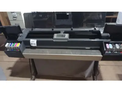 LOTE 411 - 01 PLOTTER MODELO DESIGNJET Z32000PS PHOTO MARCA HP. (NO ESTADO) ATENÇÃO! FAZER A VISITAÇÃO ANTES DE ARREMATAR, NÃO SABEMOS SE FUNCIONA, LEILÃO NÃO TEM GARANTIA E NEM DEVOLUÇÃO, SUJEITO A POSSÍVEIS AVARIAS VISÍVEIS/OCULTAS E/OU AUSÊNCIA DE COMPONENTES.