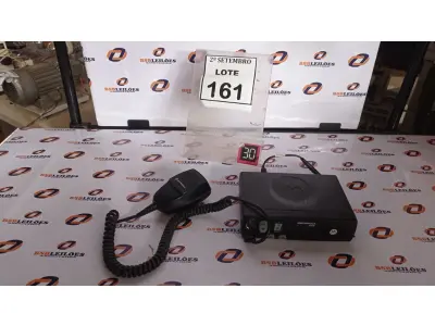 LOTE 161 - 01 RÁDIO MÓVEL EM200 MOTOROLA. (NO ESTADO) ATENÇÃO! FAZER A VISITAÇÃO ANTES DE ARREMATAR, NÃO SABEMOS SE FUNCIONA, LEILÃO NÃO TEM GARANTIA E NEM DEVOLUÇÃO, SUJEITO A POSSÍVEIS AVARIAS VISÍVEIS/OCULTAS E/OU AUSÊNCIA DE COMPONENTES.