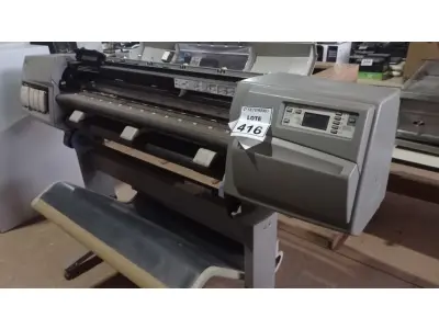 LOTE 416 - 01 PLOTTER MARCA HP MODELO DESIGNJET 5000PS. (NO ESTADO) ATENÇÃO! FAZER A VISITAÇÃO ANTES DE ARREMATAR, NÃO SABEMOS SE FUNCIONA, LEILÃO NÃO TEM GARANTIA E NEM DEVOLUÇÃO, SUJEITO A POSSÍVEIS AVARIAS VISÍVEIS/OCULTAS E/OU AUSÊNCIA DE COMPONENTES.