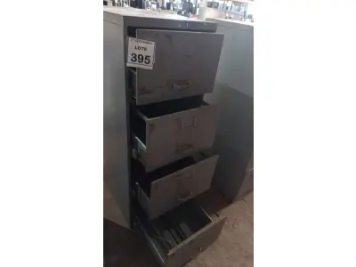 LOTE 395 - 01 ARQUIVO DE AÇO COM 04 GAVETAS. (NO ESTADO) ATENÇÃO! FAZER A VISITAÇÃO ANTES DE ARREMATAR, NÃO SABEMOS SE FUNCIONA, LEILÃO NÃO TEM GARANTIA E NEM DEVOLUÇÃO, SUJEITO A POSSÍVEIS AVARIAS VISÍVEIS/OCULTAS E/OU AUSÊNCIA DE COMPONENTES.