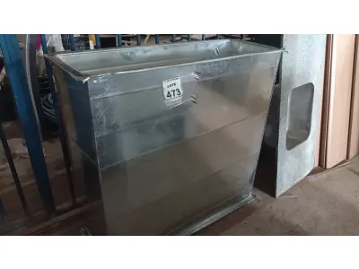 LOTE 473 - LOTE EXTRA. (NO ESTADO) ATENÇÃO! FAZER A VISITAÇÃO ANTES DE ARREMATAR, NÃO SABEMOS SE FUNCIONA, LEILÃO NÃO TEM GARANTIA E NEM DEVOLUÇÃO, SUJEITO A POSSÍVEIS AVARIAS VISÍVEIS/OCULTAS E/OU AUSÊNCIA DE COMPONENTES.