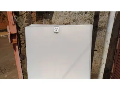 LOTE 521 - 05 PAINÉIS DE VIDRO NA COR AMARELA DE 1,32X1,19. (NO ESTADO) ATENÇÃO! FAZER A VISITAÇÃO ANTES DE ARREMATAR, NÃO SABEMOS SE FUNCIONA, LEILÃO NÃO TEM GARANTIA E NEM DEVOLUÇÃO, SUJEITO A POSSÍVEIS AVARIAS VISÍVEIS/OCULTAS E/OU AUSÊNCIA DE COMPONENTES.