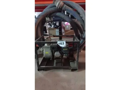 LOTE 163 - 01 MOTOBOMBA TOYAMA 3 POLEGADAS COM MANGOTE. (NO ESTADO, NÃO SABEMOS SE FUNCIONA. LEILÃO NÃO TEM GARANTIA E NEM DEVOLUÇÃO, SUJEITO A POSSÍVEIS AVARIAS VISÍVEIS/OCULTAS E/OU AUSÊNCIA DE COMPONENTES)