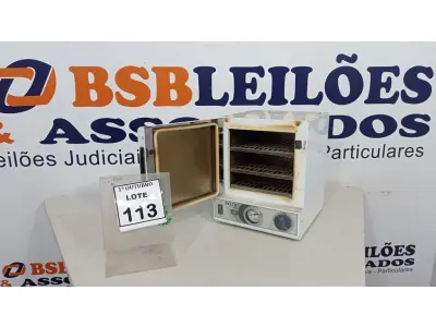 LOTE 113 - 01 ESTUFA PARA ESTERILIZAÇÃO E SECAGEM MARCA MASTER. (NO ESTADO) ATENÇÃO! FAZER A VISITAÇÃO ANTES DE ARREMATAR, NÃO SABEMOS SE FUNCIONA, LEILÃO NÃO TEM GARANTIA E NEM DEVOLUÇÃO, SUJEITO A POSSÍVEIS AVARIAS VISÍVEIS/OCULTAS E/OU AUSÊNCIA DE COMPONENTES.