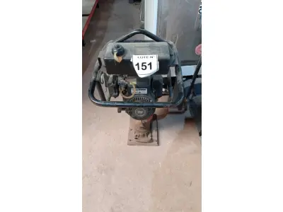 LOTE 151 - 01 COMPACTADOR DE SOLO MENEGOTTI RAM 75 GASOLINA. (NO ESTADO, NÃO SABEMOS SE FUNCIONA. LEILÃO NÃO TEM GARANTIA E NEM DEVOLUÇÃO, SUJEITO A POSSÍVEIS AVARIAS VISÍVEIS/OCULTAS E/OU AUSÊNCIA DE COMPONENTES)