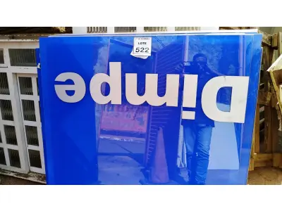 LOTE 522 - 06 PAINÉIS DE VIDRO NA COR AZUL DE 1,27X1,19. (NO ESTADO) ATENÇÃO! FAZER A VISITAÇÃO ANTES DE ARREMATAR, NÃO SABEMOS SE FUNCIONA, LEILÃO NÃO TEM GARANTIA E NEM DEVOLUÇÃO, SUJEITO A POSSÍVEIS AVARIAS VISÍVEIS/OCULTAS E/OU AUSÊNCIA DE COMPONENTES.