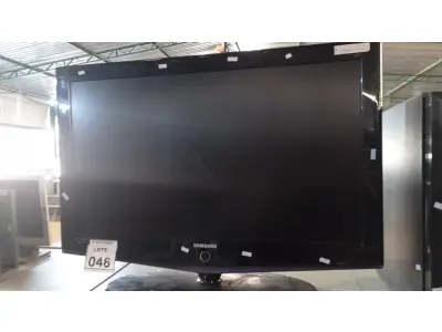 LOTE 046 - 01 TV LCD 40’’ MARCA SAMSUNG. (NO ESTADO) ATENÇÃO! FAZER A VISITAÇÃO ANTES DE ARREMATAR, NÃO SABEMOS SE FUNCIONA, LEILÃO NÃO TEM GARANTIA E NEM DEVOLUÇÃO, SUJEITO A POSSÍVEIS AVARIAS VISÍVEIS/OCULTAS E/OU AUSÊNCIA DE COMPONENTES.