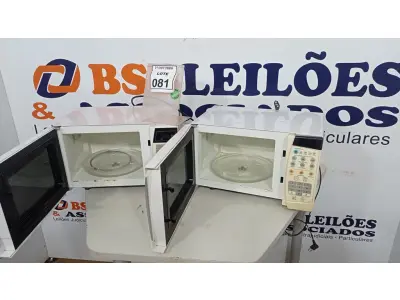 LOTE 081 - 02 MICRO-ONDAS MARCAS ELECTROLUX E PANASONIC. (NO ESTADO) ATENÇÃO! FAZER A VISITAÇÃO ANTES DE ARREMATAR, NÃO SABEMOS SE FUNCIONA, LEILÃO NÃO TEM GARANTIA E NEM DEVOLUÇÃO, SUJEITO A POSSÍVEIS AVARIAS VISÍVEIS/OCULTAS E/OU AUSÊNCIA DE COMPONENTES.