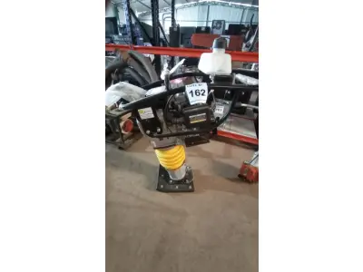 LOTE 162 - 01 COMPACTADOR DE SOLO CSM 73 RENTAL MOTOR STARK. (NO ESTADO, NÃO SABEMOS SE FUNCIONA. LEILÃO NÃO TEM GARANTIA E NEM DEVOLUÇÃO, SUJEITO A POSSÍVEIS AVARIAS VISÍVEIS/OCULTAS E/OU AUSÊNCIA DE COMPONENTES)