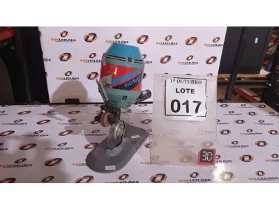 LOTE 017 - 01 MÁQUINA DE CORTAR TECIDO. (NO ESTADO) ATENÇÃO! FAZER A VISITAÇÃO ANTES DE ARREMATAR, NÃO SABEMOS SE FUNCIONA, LEILÃO NÃO TEM GARANTIA E NEM DEVOLUÇÃO, SUJEITO A POSSÍVEIS AVARIAS VISÍVEIS/OCULTAS E/OU AUSÊNCIA DE COMPONENTES.