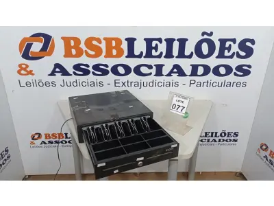 LOTE 077 - 01 GAVETA DE DINHEIRO. (NO ESTADO) ATENÇÃO! FAZER A VISITAÇÃO ANTES DE ARREMATAR, NÃO SABEMOS SE FUNCIONA, LEILÃO NÃO TEM GARANTIA E NEM DEVOLUÇÃO, SUJEITO A POSSÍVEIS AVARIAS VISÍVEIS/OCULTAS E/OU AUSÊNCIA DE COMPONENTES.