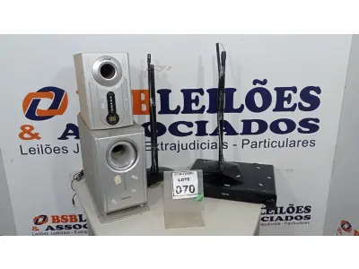 LOTE 070 - 01 DVD HOME THEATER MACA PHILIPS, 02 CAIXAS DE SOM MARCAS DIVERSAS E 02 SUPORTES PAR CAIXAS DE SOM. (NO ESTADO) ATENÇÃO! FAZER A VISITAÇÃO ANTES DE ARREMATAR, NÃO SABEMOS SE FUNCIONA, LEILÃO NÃO TEM GARANTIA E NEM DEVOLUÇÃO, SUJEITO A POSSÍVEIS AVARIAS VISÍVEIS/OCULTAS E/OU AUSÊNCIA DE COMPONENTES.