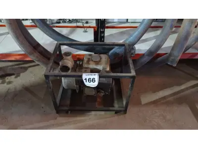 LOTE 166 - 01 MOTOBOMBA TOYAMA 3 POLEGADAS COM MANGOTE. (NO ESTADO, NÃO SABEMOS SE FUNCIONA. LEILÃO NÃO TEM GARANTIA E NEM DEVOLUÇÃO, SUJEITO A POSSÍVEIS AVARIAS VISÍVEIS/OCULTAS E/OU AUSÊNCIA DE COMPONENTES)