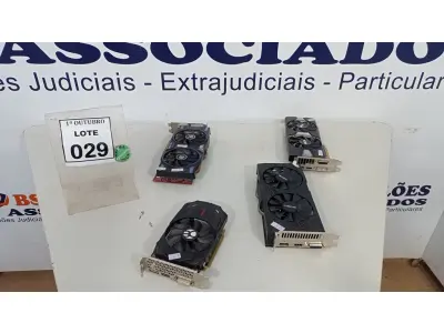 LOTE 029 - 04 PLACAS DE VÍDEO MARCAS DIVERSAS. (NO ESTADO) ATENÇÃO! FAZER A VISITAÇÃO ANTES DE ARREMATAR, NÃO SABEMOS SE FUNCIONA, LEILÃO NÃO TEM GARANTIA E NEM DEVOLUÇÃO, SUJEITO A POSSÍVEIS AVARIAS VISÍVEIS/OCULTAS E/OU AUSÊNCIA DE COMPONENTES.