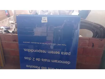LOTE 506 - 05 PAINÉIS DE VIDRO NA COR AZUL DE 1,32X1,19. (NO ESTADO) ATENÇÃO! FAZER A VISITAÇÃO ANTES DE ARREMATAR, NÃO SABEMOS SE FUNCIONA, LEILÃO NÃO TEM GARANTIA E NEM DEVOLUÇÃO, SUJEITO A POSSÍVEIS AVARIAS VISÍVEIS/OCULTAS E/OU AUSÊNCIA DE COMPONENTES.