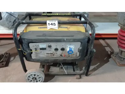 LOTE 145 - 01 GERADOR DE ENERGIA CSM MONOFÁSICO 9 KVA GASOLINA MARCA VONDER. (NO ESTADO, NÃO SABEMOS SE FUNCIONA. LEILÃO NÃO TEM GARANTIA E NEM DEVOLUÇÃO, SUJEITO A POSSÍVEIS AVARIAS VISÍVEIS/OCULTAS E/OU AUSÊNCIA DE COMPONENTES)