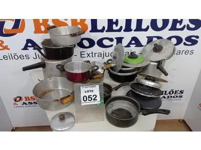 LOTE 052 - 01 LOTE COM VÁRIAS PANELAS MODELOS DIVERSOS. (NO ESTADO) ATENÇÃO! FAZER A VISITAÇÃO ANTES DE ARREMATAR, NÃO SABEMOS SE FUNCIONA, LEILÃO NÃO TEM GARANTIA E NEM DEVOLUÇÃO, SUJEITO A POSSÍVEIS AVARIAS VISÍVEIS/OCULTAS E/OU AUSÊNCIA DE COMPONENTES.