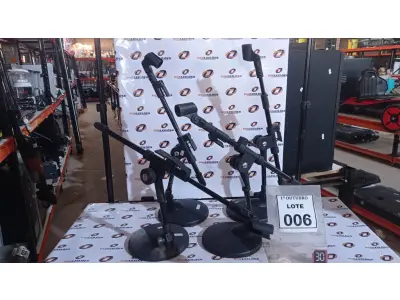 LOTE 006 - 04 SUPORTES PARA MICROFONE. (NO ESTADO) ATENÇÃO! FAZER A VISITAÇÃO ANTES DE ARREMATAR, NÃO SABEMOS SE FUNCIONA, LEILÃO NÃO TEM GARANTIA E NEM DEVOLUÇÃO, SUJEITO A POSSÍVEIS AVARIAS VISÍVEIS/OCULTAS E/OU AUSÊNCIA DE COMPONENTES.