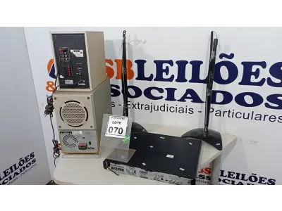 LOTE 070 - 01 DVD HOME THEATER MACA PHILIPS, 02 CAIXAS DE SOM MARCAS DIVERSAS E 02 SUPORTES PAR CAIXAS DE SOM. (NO ESTADO) ATENÇÃO! FAZER A VISITAÇÃO ANTES DE ARREMATAR, NÃO SABEMOS SE FUNCIONA, LEILÃO NÃO TEM GARANTIA E NEM DEVOLUÇÃO, SUJEITO A POSSÍVEIS AVARIAS VISÍVEIS/OCULTAS E/OU AUSÊNCIA DE COMPONENTES.