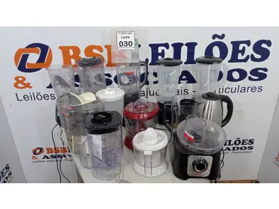 LOTE 030 - 06 LIQUIDIFICADORES COM 02 COPOS AVULSOS, 02 ESPREMEDORES DE LARANJA, 01 UMIDIFICADOR DE AR E 01 GARRAFA. (NO ESTADO) ATENÇÃO! FAZER A VISITAÇÃO ANTES DE ARREMATAR, NÃO SABEMOS SE FUNCIONA, LEILÃO NÃO TEM GARANTIA E NEM DEVOLUÇÃO, SUJEITO A POSSÍVEIS AVARIAS VISÍVEIS/OCULTAS E/OU AUSÊNCIA DE COMPONENTES.