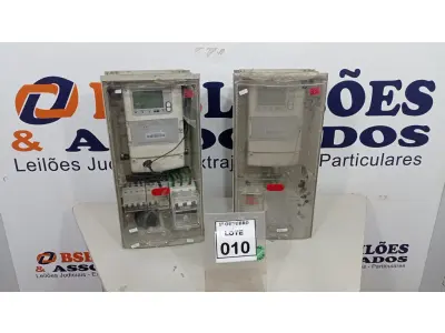 LOTE 010 - 02 RELÓGIOS COM DISJUNTORES PARA ENERGIA SOLAR. (NO ESTADO) ATENÇÃO! FAZER A VISITAÇÃO ANTES DE ARREMATAR, NÃO SABEMOS SE FUNCIONA, LEILÃO NÃO TEM GARANTIA E NEM DEVOLUÇÃO, SUJEITO A POSSÍVEIS AVARIAS VISÍVEIS/OCULTAS E/OU AUSÊNCIA DE COMPONENTES.