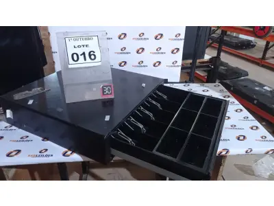 LOTE 016 - 01 GAVETA DE DINHEIRO. (NO ESTADO) ATENÇÃO! FAZER A VISITAÇÃO ANTES DE ARREMATAR, NÃO SABEMOS SE FUNCIONA, LEILÃO NÃO TEM GARANTIA E NEM DEVOLUÇÃO, SUJEITO A POSSÍVEIS AVARIAS VISÍVEIS/OCULTAS E/OU AUSÊNCIA DE COMPONENTES.