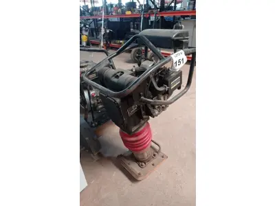 LOTE 151 - 01 COMPACTADOR DE SOLO MENEGOTTI RAM 75 GASOLINA. (NO ESTADO, NÃO SABEMOS SE FUNCIONA. LEILÃO NÃO TEM GARANTIA E NEM DEVOLUÇÃO, SUJEITO A POSSÍVEIS AVARIAS VISÍVEIS/OCULTAS E/OU AUSÊNCIA DE COMPONENTES)