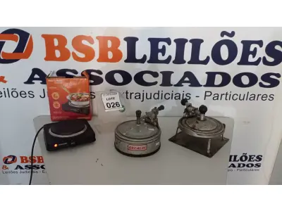 LOTE 026 - 01 FOGÃO ELÉTRICO 01 BOCA MARCA MULTILASER E 02 FECHADORES DE MARMITA. (NO ESTADO) ATENÇÃO! FAZER A VISITAÇÃO ANTES DE ARREMATAR, NÃO SABEMOS SE FUNCIONA, LEILÃO NÃO TEM GARANTIA E NEM DEVOLUÇÃO, SUJEITO A POSSÍVEIS AVARIAS VISÍVEIS/OCULTAS E/OU AUSÊNCIA DE COMPONENTES.