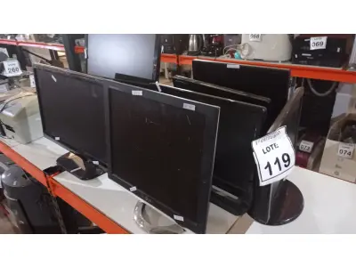 LOTE 119 - 10 MONITORES DE MARCAS E MODELOS DIVERSOS. (NO ESTADO) ATENÇÃO! FAZER A VISITAÇÃO ANTES DE ARREMATAR, NÃO SABEMOS SE FUNCIONA, LEILÃO NÃO TEM GARANTIA E NEM DEVOLUÇÃO, SUJEITO A POSSÍVEIS AVARIAS VISÍVEIS/OCULTAS E/OU AUSÊNCIA DE COMPONENTES.