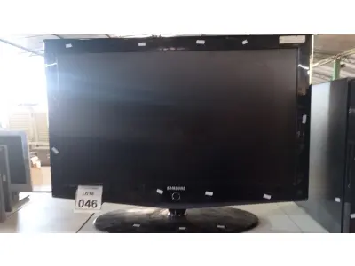 LOTE 046 - 01 TV LCD 40’’ MARCA SAMSUNG. (NO ESTADO) ATENÇÃO! FAZER A VISITAÇÃO ANTES DE ARREMATAR, NÃO SABEMOS SE FUNCIONA, LEILÃO NÃO TEM GARANTIA E NEM DEVOLUÇÃO, SUJEITO A POSSÍVEIS AVARIAS VISÍVEIS/OCULTAS E/OU AUSÊNCIA DE COMPONENTES.