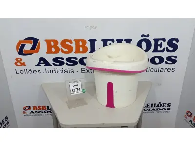LOTE 071 - 01 BANHEIRA DE BEBÊ. (NO ESTADO) ATENÇÃO! FAZER A VISITAÇÃO ANTES DE ARREMATAR, NÃO SABEMOS SE FUNCIONA, LEILÃO NÃO TEM GARANTIA E NEM DEVOLUÇÃO, SUJEITO A POSSÍVEIS AVARIAS VISÍVEIS/OCULTAS E/OU AUSÊNCIA DE COMPONENTES.
