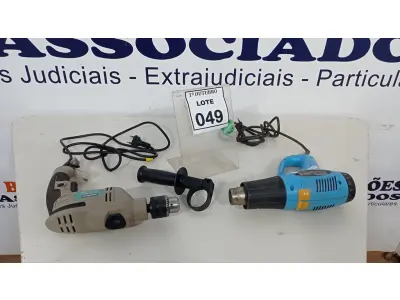 LOTE 049 - 01 FURADEIRA DE IMPACTO1/2 MARCA TRAMONTINA E 01 SOPRADOR TÉRMICO MARCA GAMMA. (NO ESTADO) ATENÇÃO! FAZER A VISITAÇÃO ANTES DE ARREMATAR, NÃO SABEMOS SE FUNCIONA, LEILÃO NÃO TEM GARANTIA E NEM DEVOLUÇÃO, SUJEITO A POSSÍVEIS AVARIAS VISÍVEIS/OCULTAS E/OU AUSÊNCIA DE COMPONENTES.