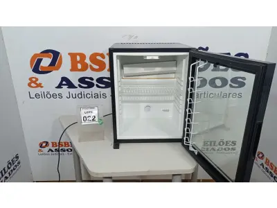 LOTE 022 - 01 FRIGOBAR. (NO ESTADO) ATENÇÃO! FAZER A VISITAÇÃO ANTES DE ARREMATAR, NÃO SABEMOS SE FUNCIONA, LEILÃO NÃO TEM GARANTIA E NEM DEVOLUÇÃO, SUJEITO A POSSÍVEIS AVARIAS VISÍVEIS/OCULTAS E/OU AUSÊNCIA DE COMPONENTES.