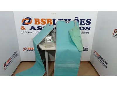 LOTE 065 - 02 ESPREGUIÇADEIRAS PORTÁTEIS. (NO ESTADO) ATENÇÃO! FAZER A VISITAÇÃO ANTES DE ARREMATAR, NÃO SABEMOS SE FUNCIONA, LEILÃO NÃO TEM GARANTIA E NEM DEVOLUÇÃO, SUJEITO A POSSÍVEIS AVARIAS VISÍVEIS/OCULTAS E/OU AUSÊNCIA DE COMPONENTES.