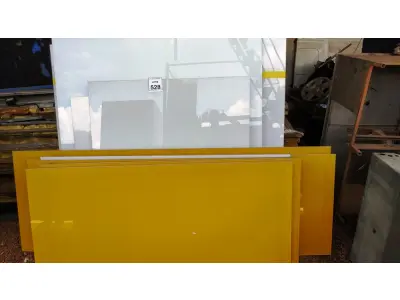 LOTE 528 - 09 PAINÉIS DE VIDRO COM CORES E TAMANHOS DIVERSOS. (NO ESTADO) ATENÇÃO! FAZER A VISITAÇÃO ANTES DE ARREMATAR, NÃO SABEMOS SE FUNCIONA, LEILÃO NÃO TEM GARANTIA E NEM DEVOLUÇÃO, SUJEITO A POSSÍVEIS AVARIAS VISÍVEIS/OCULTAS E/OU AUSÊNCIA DE COMPONENTES.