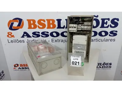 LOTE 021 - 02 RELÓGIOS COM DISJUNTORES PARA ENERGIA SOLAR. (NO ESTADO) ATENÇÃO! FAZER A VISITAÇÃO ANTES DE ARREMATAR, NÃO SABEMOS SE FUNCIONA, LEILÃO NÃO TEM GARANTIA E NEM DEVOLUÇÃO, SUJEITO A POSSÍVEIS AVARIAS VISÍVEIS/OCULTAS E/OU AUSÊNCIA DE COMPONENTES.