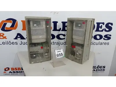 LOTE 055 - 02 RELÓGIOS COM DISJUNTORES PARA ENERGIA SOLAR. (NO ESTADO) ATENÇÃO! FAZER A VISITAÇÃO ANTES DE ARREMATAR, NÃO SABEMOS SE FUNCIONA, LEILÃO NÃO TEM GARANTIA E NEM DEVOLUÇÃO, SUJEITO A POSSÍVEIS AVARIAS VISÍVEIS/OCULTAS E/OU AUSÊNCIA DE COMPONENTES.