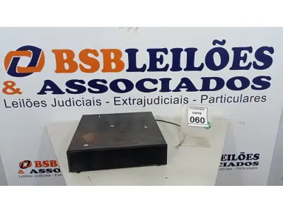 LOTE 060 - 01 GAVETA DE DINHEIRO. (NO ESTADO) ATENÇÃO! FAZER A VISITAÇÃO ANTES DE ARREMATAR, NÃO SABEMOS SE FUNCIONA, LEILÃO NÃO TEM GARANTIA E NEM DEVOLUÇÃO, SUJEITO A POSSÍVEIS AVARIAS VISÍVEIS/OCULTAS E/OU AUSÊNCIA DE COMPONENTES.