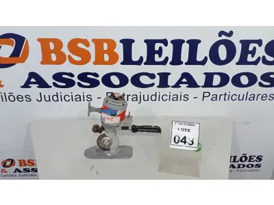 LOTE 043 - 01 MÁQUINA DE CORTAR TECIDO. (NO ESTADO) ATENÇÃO! FAZER A VISITAÇÃO ANTES DE ARREMATAR, NÃO SABEMOS SE FUNCIONA, LEILÃO NÃO TEM GARANTIA E NEM DEVOLUÇÃO, SUJEITO A POSSÍVEIS AVARIAS VISÍVEIS/OCULTAS E/OU AUSÊNCIA DE COMPONENTES.