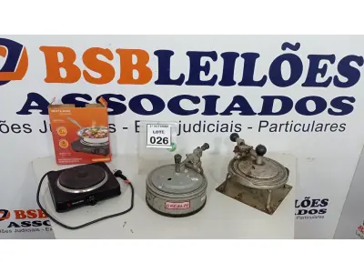 LOTE 026 - 01 FOGÃO ELÉTRICO 01 BOCA MARCA MULTILASER E 02 FECHADORES DE MARMITA. (NO ESTADO) ATENÇÃO! FAZER A VISITAÇÃO ANTES DE ARREMATAR, NÃO SABEMOS SE FUNCIONA, LEILÃO NÃO TEM GARANTIA E NEM DEVOLUÇÃO, SUJEITO A POSSÍVEIS AVARIAS VISÍVEIS/OCULTAS E/OU AUSÊNCIA DE COMPONENTES.