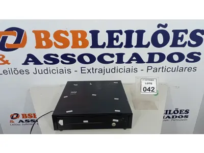 LOTE 042 - 01 GAVETA DE DINHEIRO. (NO ESTADO) ATENÇÃO! FAZER A VISITAÇÃO ANTES DE ARREMATAR, NÃO SABEMOS SE FUNCIONA, LEILÃO NÃO TEM GARANTIA E NEM DEVOLUÇÃO, SUJEITO A POSSÍVEIS AVARIAS VISÍVEIS/OCULTAS E/OU AUSÊNCIA DE COMPONENTES.