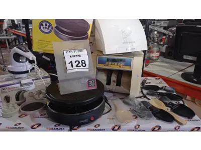 LOTE 128 - 01 MÁQUINA DE CONTAR CÉDULAS, 01 RELÓGIO DE PONTO, 01 DISPENSE DE ÁLCOOL, 01 MASSAGEADOR PORTÁTIL E 01 GRELHADOR E RAQUETE. (NO ESTADO) ATENÇÃO! FAZER A VISITAÇÃO ANTES DE ARREMATAR, NÃO SABEMOS SE FUNCIONA, LEILÃO NÃO TEM GARANTIA E NEM DEVOLUÇÃO, SUJEITO A POSSÍVEIS AVARIAS VISÍVEIS/OCULTAS E/OU AUSÊNCIA DE COMPONENTES.